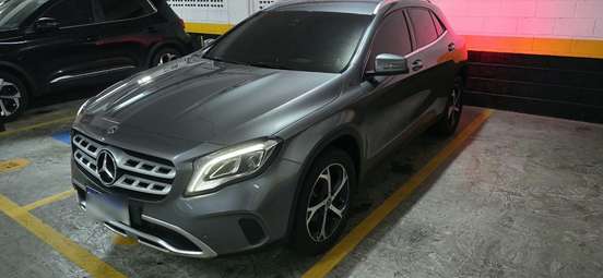 MERCEDES-BENZ-GLA 200-2017