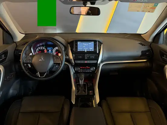 MITSUBISHI-ECLIPSE CROSS-1.5 MIVEC TURBO GASOLINA HPE CVT MITSUBISHI-ECLIPSE CROSS-2024
