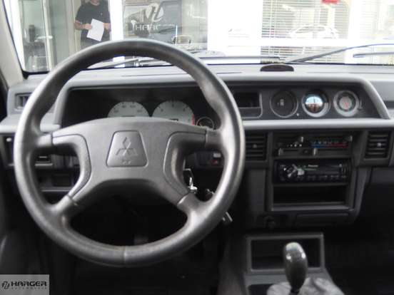 MITSUBISHI-L200-2001