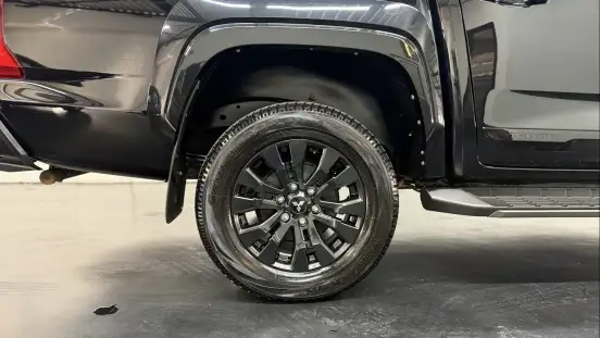 MITSUBISHI-L200 TRITON-2025