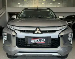 MITSUBISHI L200 TRITON 2.4 16V TURBO DIESEL SPORT HPE CD 4P 4X4 AUTOMÁTICO MITSUBISHI L200 TRITON 2.4 16V TURBO DIESEL SPORT HPE CD 4P 4X4 AUTOMÁTICO