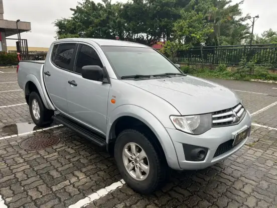 MITSUBISHI-L200 TRITON-2.4 HLS 4X2 CD 16V FLEX 4P MANUAL MITSUBISHI-L200 TRITON-2015