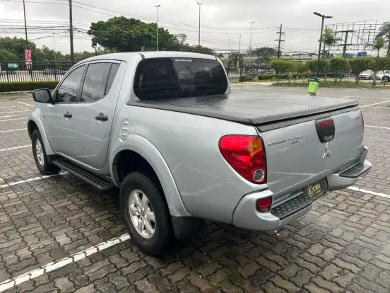 MITSUBISHI-L200 TRITON-2.4 HLS 4X2 CD 16V FLEX 4P MANUAL MITSUBISHI-L200 TRITON-2015