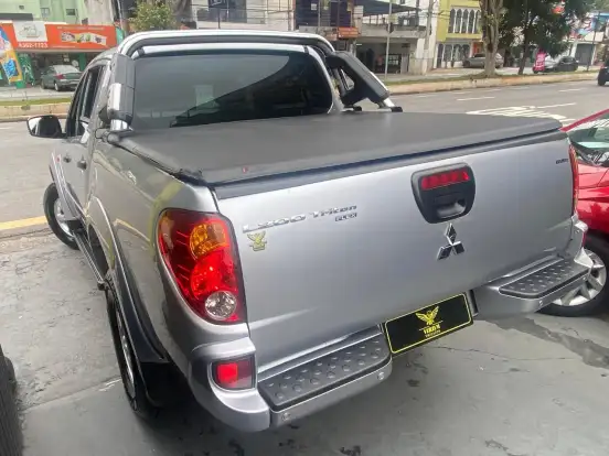 MITSUBISHI-L200 TRITON-2.4 HLS 4X2 CD 16V FLEX 4P MANUAL MITSUBISHI-L200 TRITON-2015