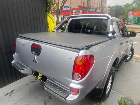 MITSUBISHI-L200 TRITON-2.4 HLS 4X2 CD 16V FLEX 4P MANUAL MITSUBISHI-L200 TRITON-2015