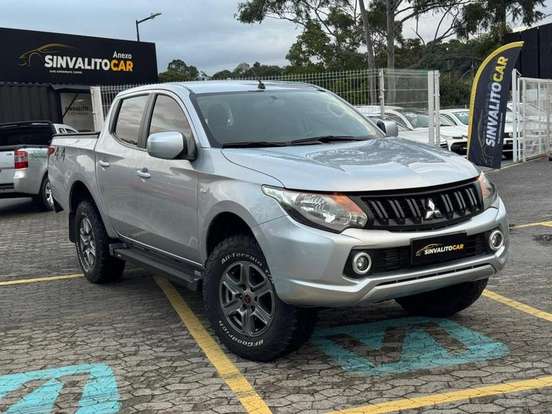 MITSUBISHI-L200 TRITON-2.4 16V TURBO DIESEL OUTDOOR GLS CD 4X4 AUTOMÁTICO MITSUBISHI-L200 TRITON-2020
