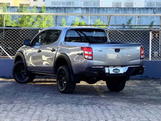 MITSUBISHI-L200 TRITON-2023