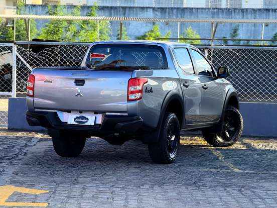 MITSUBISHI-L200 TRITON-2023