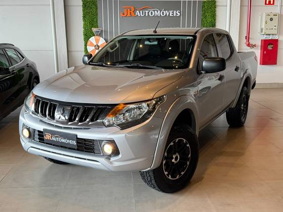MITSUBISHI L200 TRITON 2.4 16V TURBO DIESEL SPORT GLS CD 4P 4X4 AUTOMÁTICO