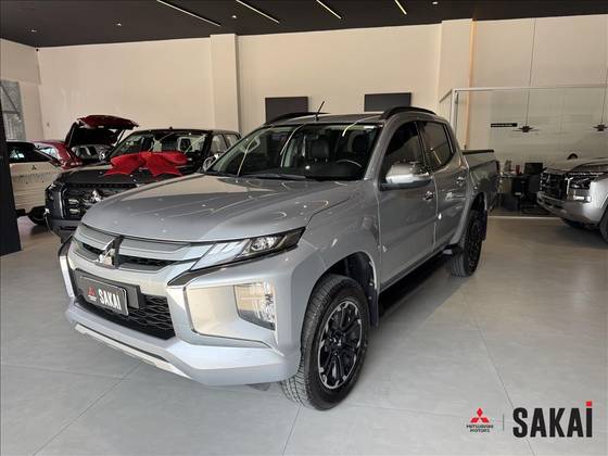 MITSUBISHI L200 TRITON 2.4 16V TURBO DIESEL SPORT HPE CD 4P 4X4 AUTOMÁTICO