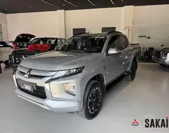 MITSUBISHI L200 TRITON 2.4 16V TURBO DIESEL SPORT HPE CD 4P 4X4 AUTOMÁTICO MITSUBISHI L200 TRITON 2.4 16V TURBO DIESEL SPORT HPE CD 4P 4X4 AUTOMÁTICO