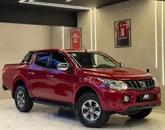 MITSUBISHI L200 TRITON 2.4 16V TURBO DIESEL SPORT HPE CD 4P 4X4 AUTOMÁTICO MITSUBISHI L200 TRITON 2.4 16V TURBO DIESEL SPORT HPE CD 4P 4X4 AUTOMÁTICO