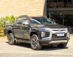 MITSUBISHI L200 TRITON 2.4 16V TURBO DIESEL SPORT HPE CD 4P 4X4 AUTOMÁTICO MITSUBISHI L200 TRITON 2.4 16V TURBO DIESEL SPORT HPE CD 4P 4X4 AUTOMÁTICO