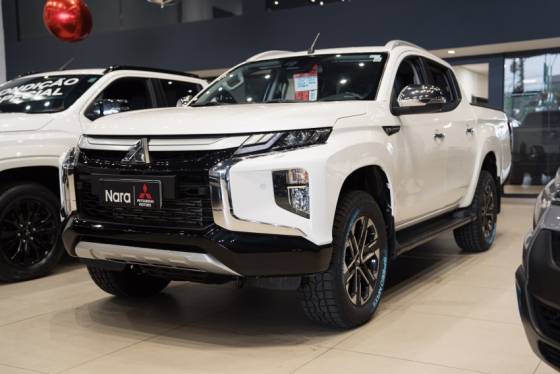 MITSUBISHI L200 TRITON 2.4 16V TURBO DIESEL SPORT HPE-S CD 4P 4X4 AUTOMÁTICO