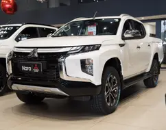 MITSUBISHI L200 TRITON 2.4 16V TURBO DIESEL SPORT HPE-S CD 4P 4X4 AUTOMÁTICO MITSUBISHI L200 TRITON 2.4 16V TURBO DIESEL SPORT HPE-S CD 4P 4X4 AUTOMÁTICO
