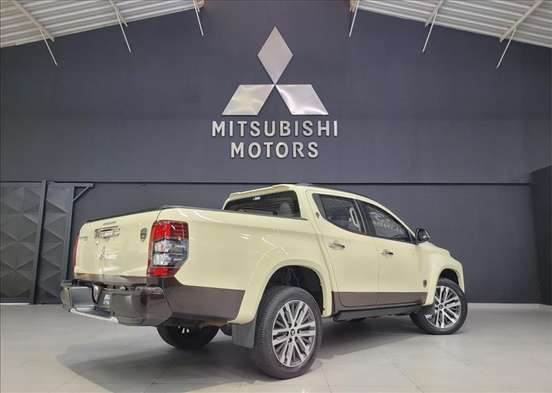 MITSUBISHI-L200 TRITON-2024