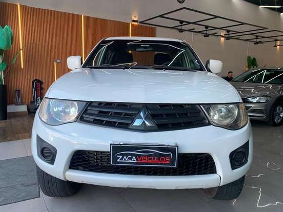 MITSUBISHI-L200 TRITON-2.4 GL 4X2 CD 16V FLEX 4P MANUAL MITSUBISHI-L200 TRITON-2014