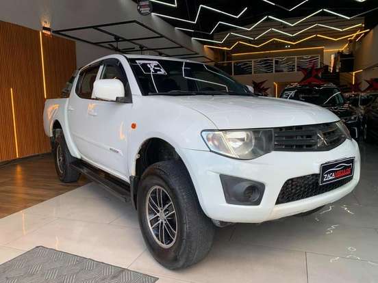 MITSUBISHI-L200 TRITON-2.4 GL 4X2 CD 16V FLEX 4P MANUAL MITSUBISHI-L200 TRITON-2014