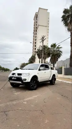 MITSUBISHI-L200 TRITON-3.2 HPE 4X4 CD 16V TURBO INTERCOOLER DIESEL 4P AUTOMÁTICO MITSUBISHI-L200 TRITON-2013