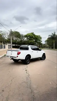 MITSUBISHI-L200 TRITON-3.2 HPE 4X4 CD 16V TURBO INTERCOOLER DIESEL 4P AUTOMÁTICO MITSUBISHI-L200 TRITON-2013