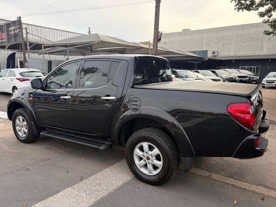 MITSUBISHI-L200 TRITON-2012