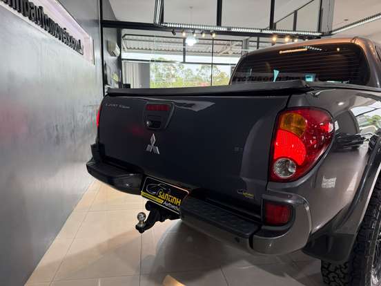 MITSUBISHI-L200 TRITON-3.2 HPE 4X4 CD 16V TURBO INTERCOOLER DIESEL 4P AUTOMÁTICO MITSUBISHI-L200 TRITON-2015