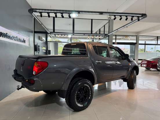 MITSUBISHI-L200 TRITON-3.2 HPE 4X4 CD 16V TURBO INTERCOOLER DIESEL 4P AUTOMÁTICO MITSUBISHI-L200 TRITON-2015