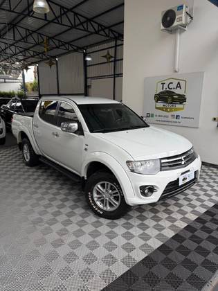 MITSUBISHI L200 TRITON 3.5 HPE 4X4 CD V6 24V FLEX 4P AUTOMÁTICO