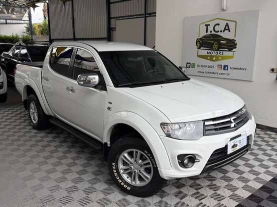 MITSUBISHI-L200 TRITON-3.5 HPE 4X4 CD V6 24V FLEX 4P AUTOMÁTICO MITSUBISHI-L200 TRITON-2014