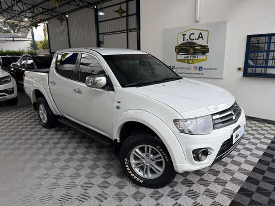 MITSUBISHI-L200 TRITON-3.5 HPE 4X4 CD V6 24V FLEX 4P AUTOMÁTICO MITSUBISHI-L200 TRITON-2014
