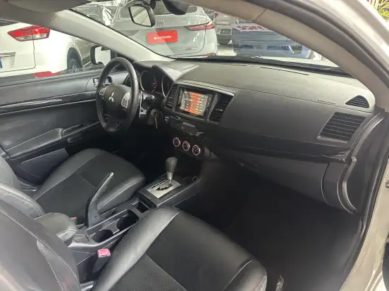 MITSUBISHI-LANCER-2.0 HL 16V GASOLINA 4P AUTOMÁTICO MITSUBISHI-LANCER-2015