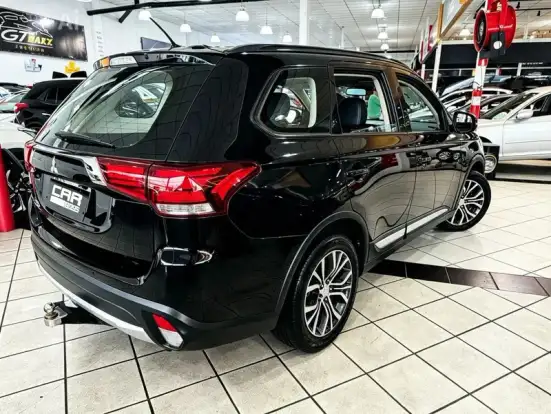 MITSUBISHI-OUTLANDER-2016