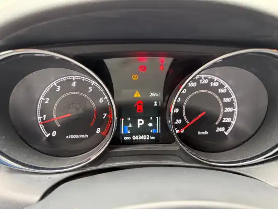 MITSUBISHI-OUTLANDER-2021