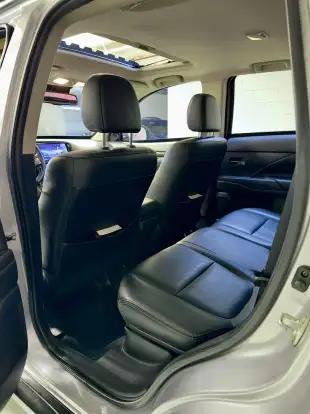 MITSUBISHI-OUTLANDER-2016