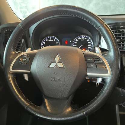 MITSUBISHI-OUTLANDER-2014