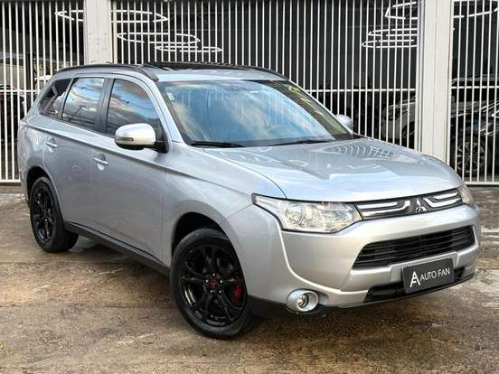 MITSUBISHI-OUTLANDER-2013