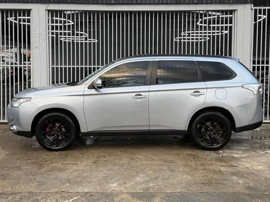 MITSUBISHI-OUTLANDER-2.0 16V GASOLINA 4P AUTOMÁTICO MITSUBISHI-OUTLANDER-2013