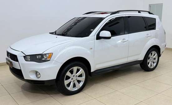 MITSUBISHI-OUTLANDER-2013