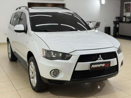 MITSUBISHI-OUTLANDER-2013