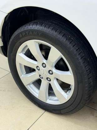 MITSUBISHI-OUTLANDER-2013