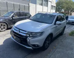 MITSUBISHI OUTLANDER 2.0 COMFORT 16V GASOLINA 4P AUTOMÁTICO MITSUBISHI OUTLANDER 2.0 COMFORT 16V GASOLINA 4P AUTOMÁTICO