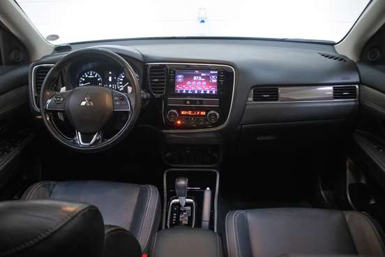 MITSUBISHI-OUTLANDER-2.0 MIVEC GASOLINA HPE AUTOMÁTICO MITSUBISHI-OUTLANDER-2018