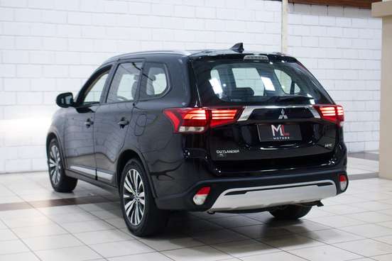 MITSUBISHI-OUTLANDER-2.0 MIVEC GASOLINA HPE AUTOMÁTICO MITSUBISHI-OUTLANDER-2019