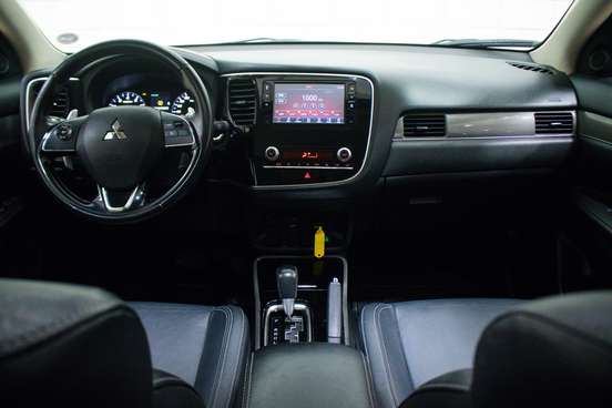 MITSUBISHI-OUTLANDER-2.0 MIVEC GASOLINA HPE AUTOMÁTICO MITSUBISHI-OUTLANDER-2019