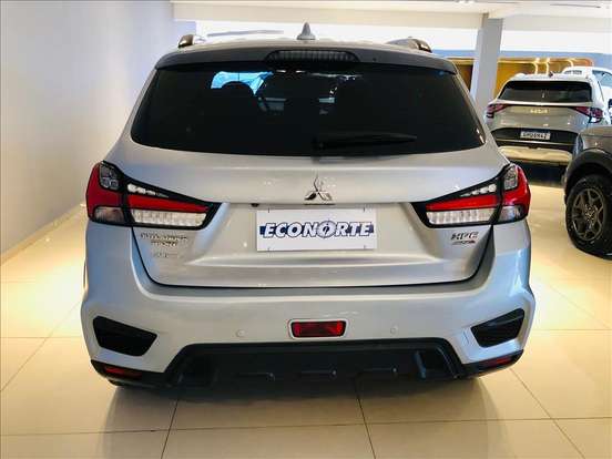 MITSUBISHI-OUTLANDER-2021