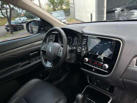 MITSUBISHI-OUTLANDER-2.0 MIVEC GASOLINA HPE AUTOMÁTICO MITSUBISHI-OUTLANDER-2020