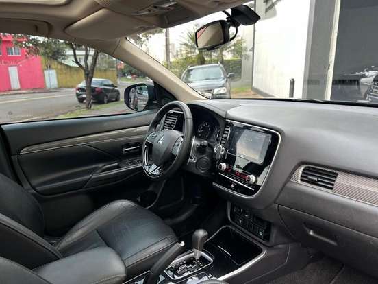 MITSUBISHI-OUTLANDER-2.0 MIVEC GASOLINA HPE AUTOMÁTICO MITSUBISHI-OUTLANDER-2020