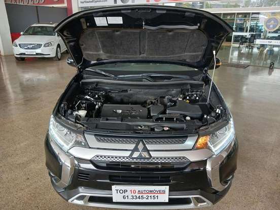 MITSUBISHI-OUTLANDER-2019