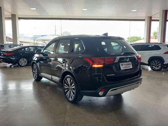 MITSUBISHI-OUTLANDER-2019