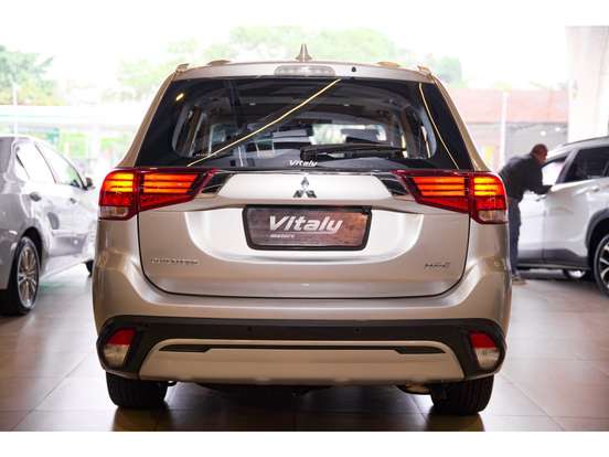 MITSUBISHI-OUTLANDER-2.0 MIVEC GASOLINA HPE AUTOMÁTICO MITSUBISHI-OUTLANDER-2018